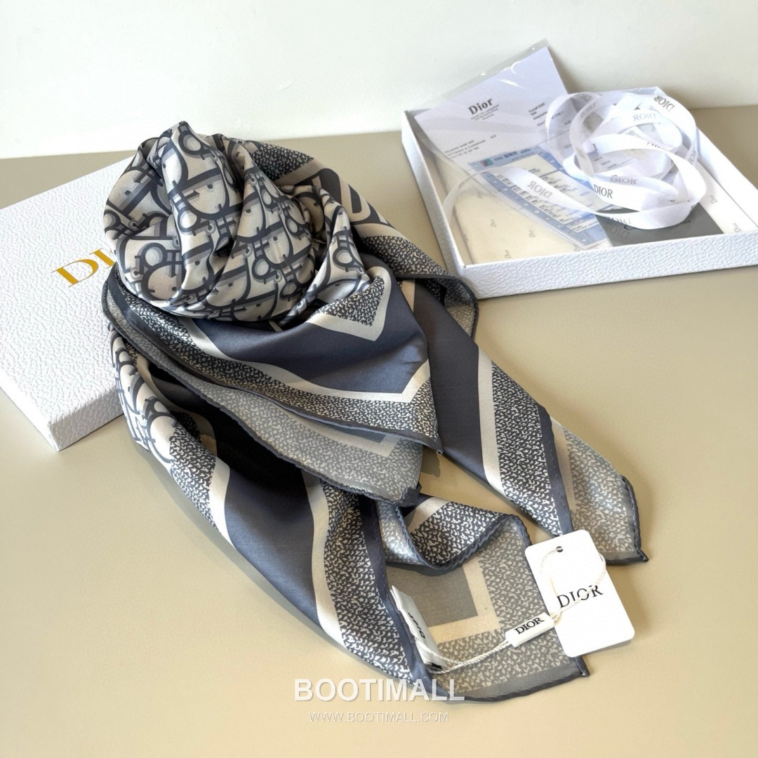 Dior Diortwin 90 Square Twill Silk Twill Blue Scarf 디올 트윈 90 트윌 90×90 실크 트윌 블루 스카프 90×90cm 3