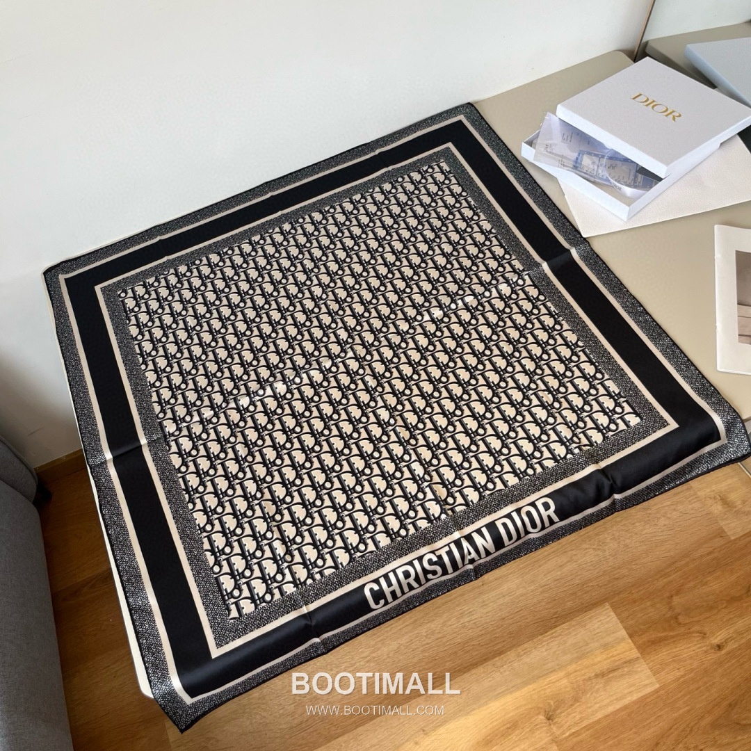 Dior Diortwin 90 Square Twill Silk Twill Blue Scarf 디올 트윈 90 트윌 90×90 실크 트윌 블루 스카프 90cm 1