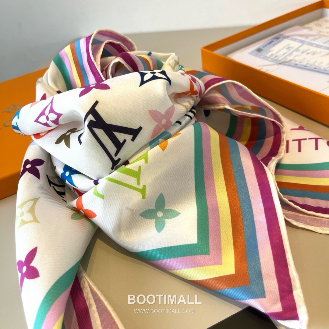 Louis Vuitton Monogram Silk Scarf Twill Silk Multicolor Belt 루이비통 모노그램 실크 스카프 트윌 실크 멀티컬러 벨트 90x90cm 4
