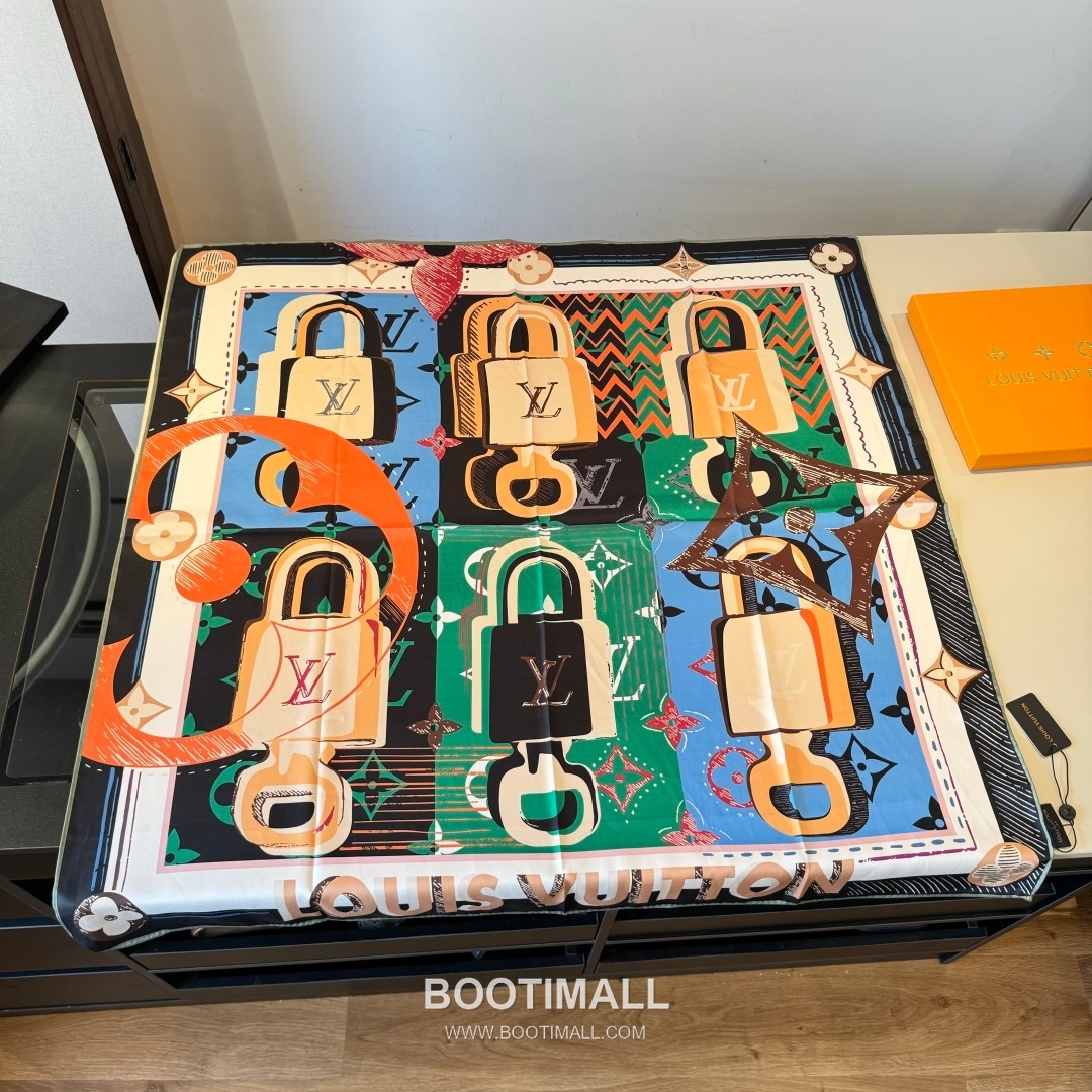 Louis Vuitton Unlocked 90 Scarf Silk Multicolor 루이비통 언락드 90 스카프 실크 멀티컬러 90cm 1