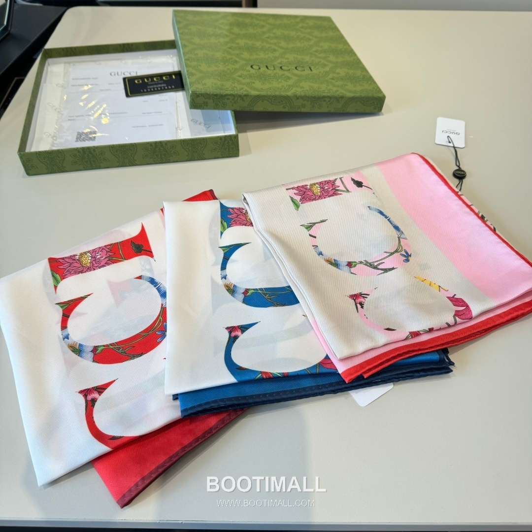 Gucci Logo Floral Square Silk Twill Multicolor Scarf 구찌 로고 플로럴 스퀘어 실크 트윌 멀티컬러 스카프 90×90cm 9