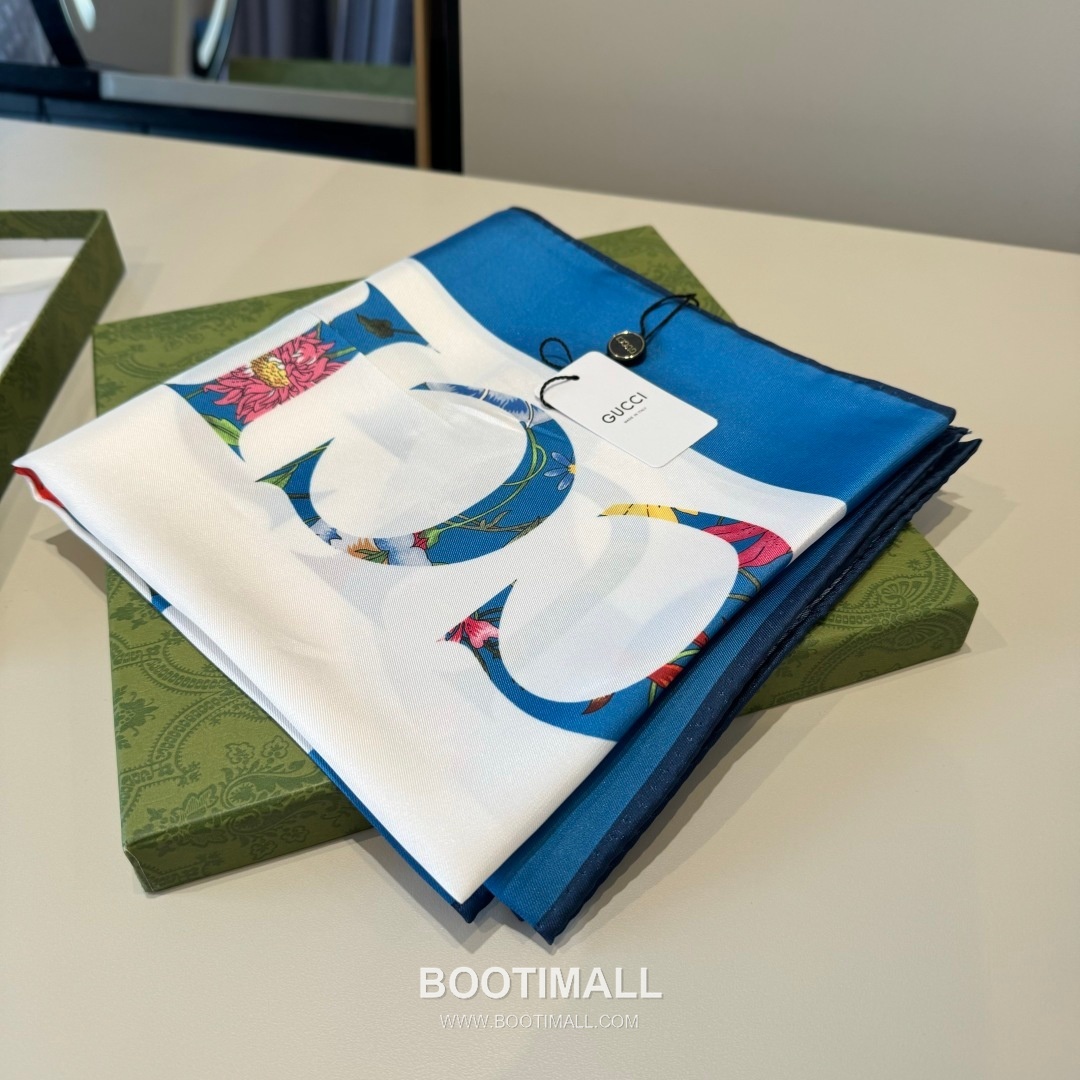 Gucci Logo Floral Square Silk Twill Multicolor Scarf 구찌 로고 플로럴 스퀘어 실크 트윌 멀티컬러 스카프 90cm 5
