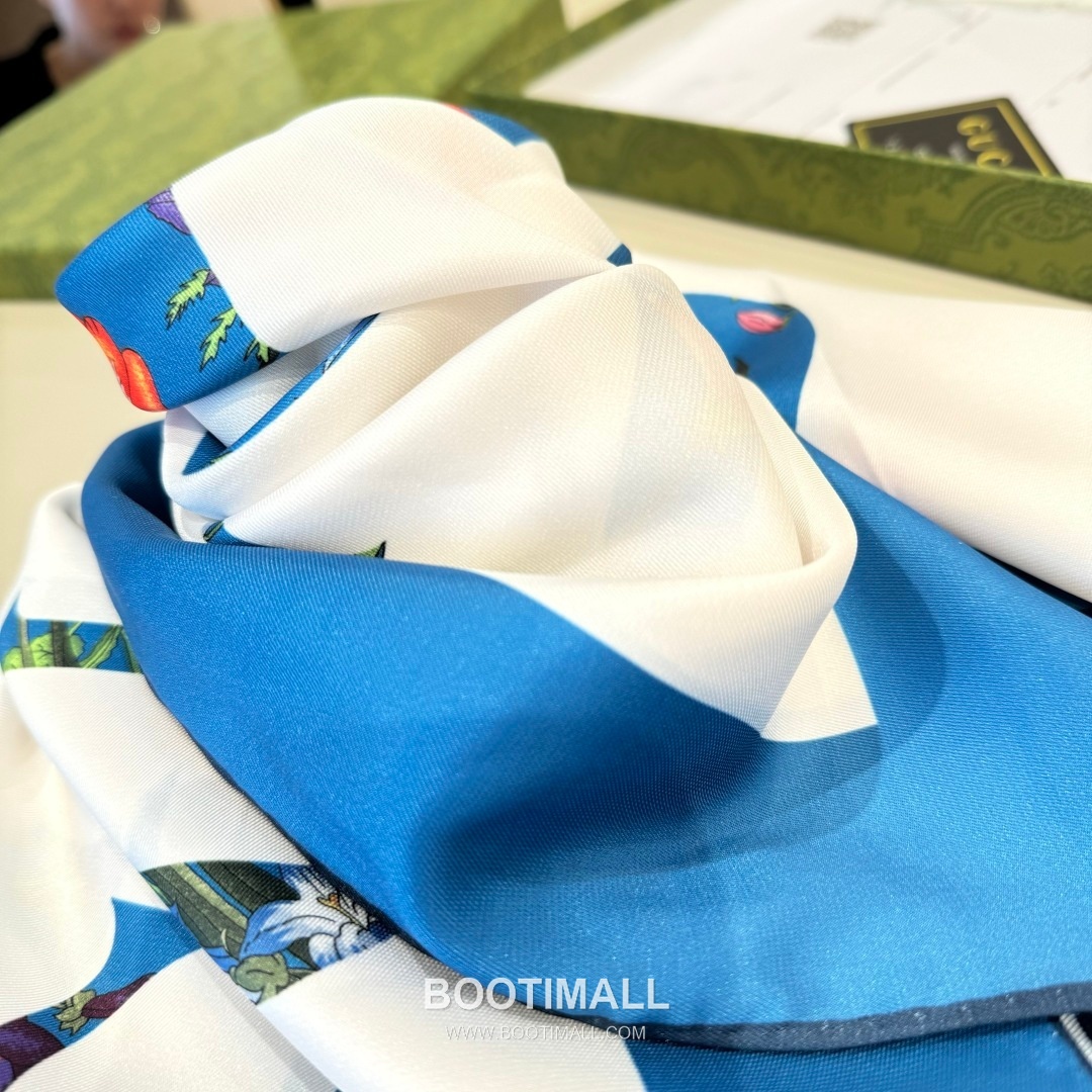 Gucci Logo Floral Square Silk Twill Multicolor Scarf 구찌 로고 플로럴 스퀘어 실크 트윌 멀티컬러 스카프 90cm 8