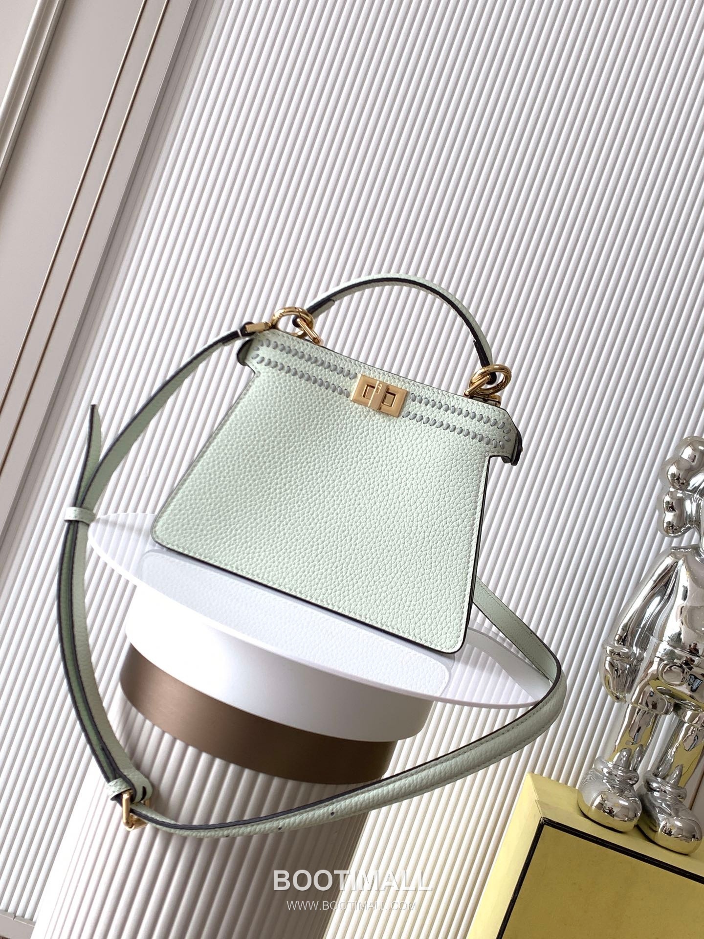 Fendi Peekaboo ISeeU Petite Calfskin Brown Top Handle Bag 펜디 피카부 아이씨유 쁘띠 카프스킨 브라운 탑핸들백 20cm 2