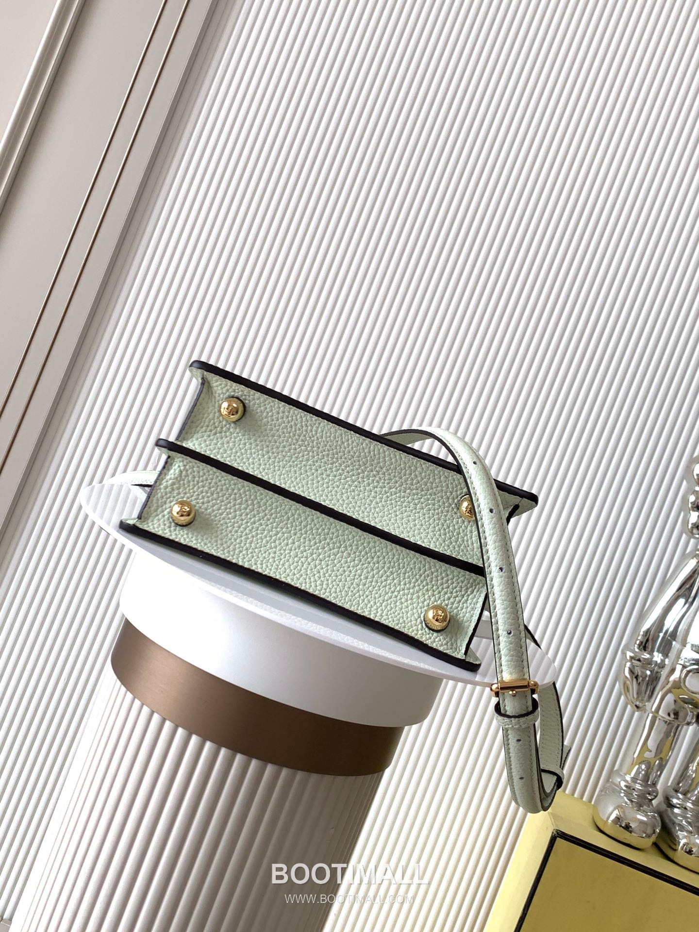 Fendi Peekaboo ISeeU Petite Calfskin Brown Top Handle Bag 펜디 피카부 아이씨유 쁘띠 카프스킨 브라운 탑핸들백 20cm 4