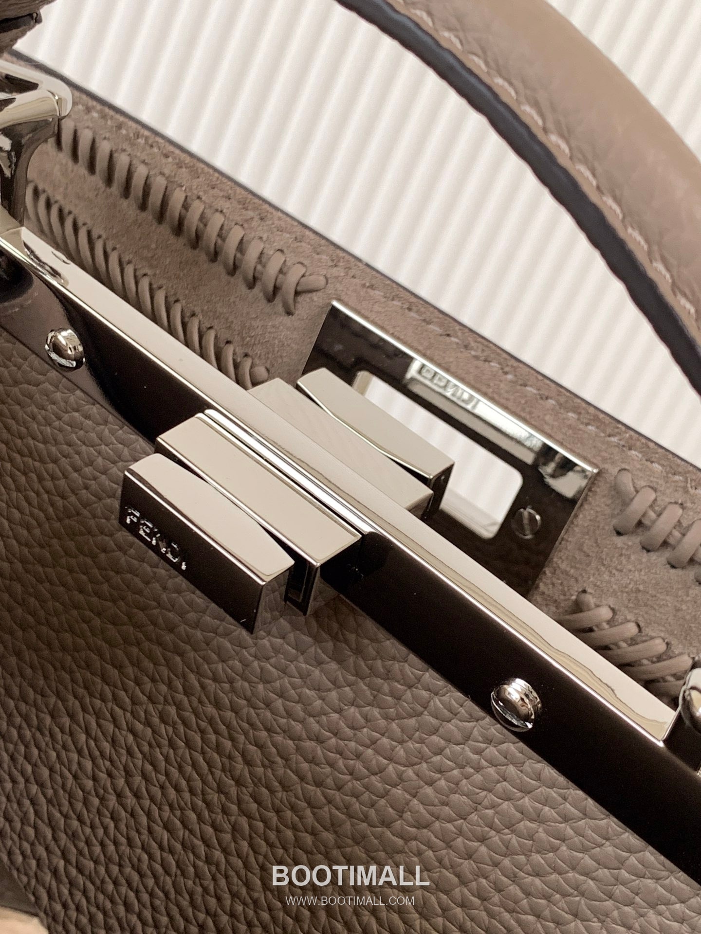 Fendi Peekaboo ISeeU Petite Calfskin Black Top Handle Bag 펜디 피카부 아이씨유 쁘띠 카프스킨 블랙 탑핸들백 27cm 6