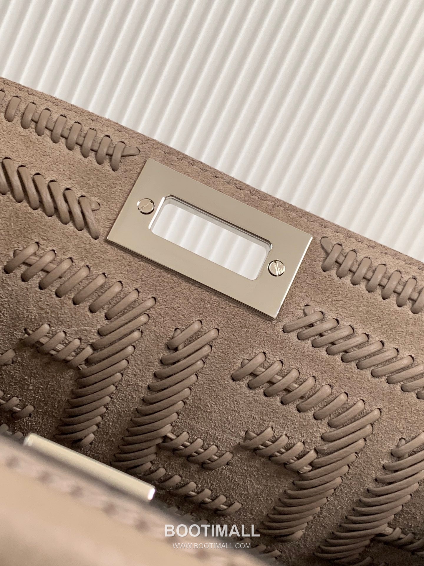 Fendi Peekaboo ISeeU Petite Calfskin Black Top Handle Bag 펜디 피카부 아이씨유 쁘띠 카프스킨 블랙 탑핸들백 27cm 7