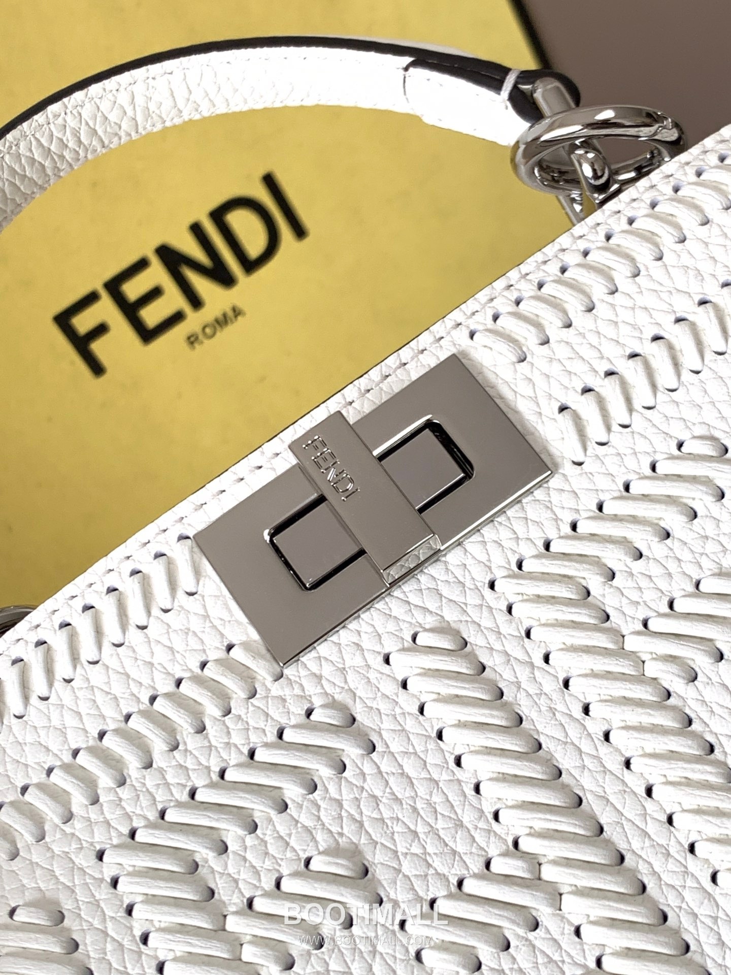 Fendi Peekaboo ISeeU Petite Calfskin Black Top Handle Bag 펜디 피카부 아이씨유 쁘띠 카프스킨 블랙 탑핸들백 27cm 9