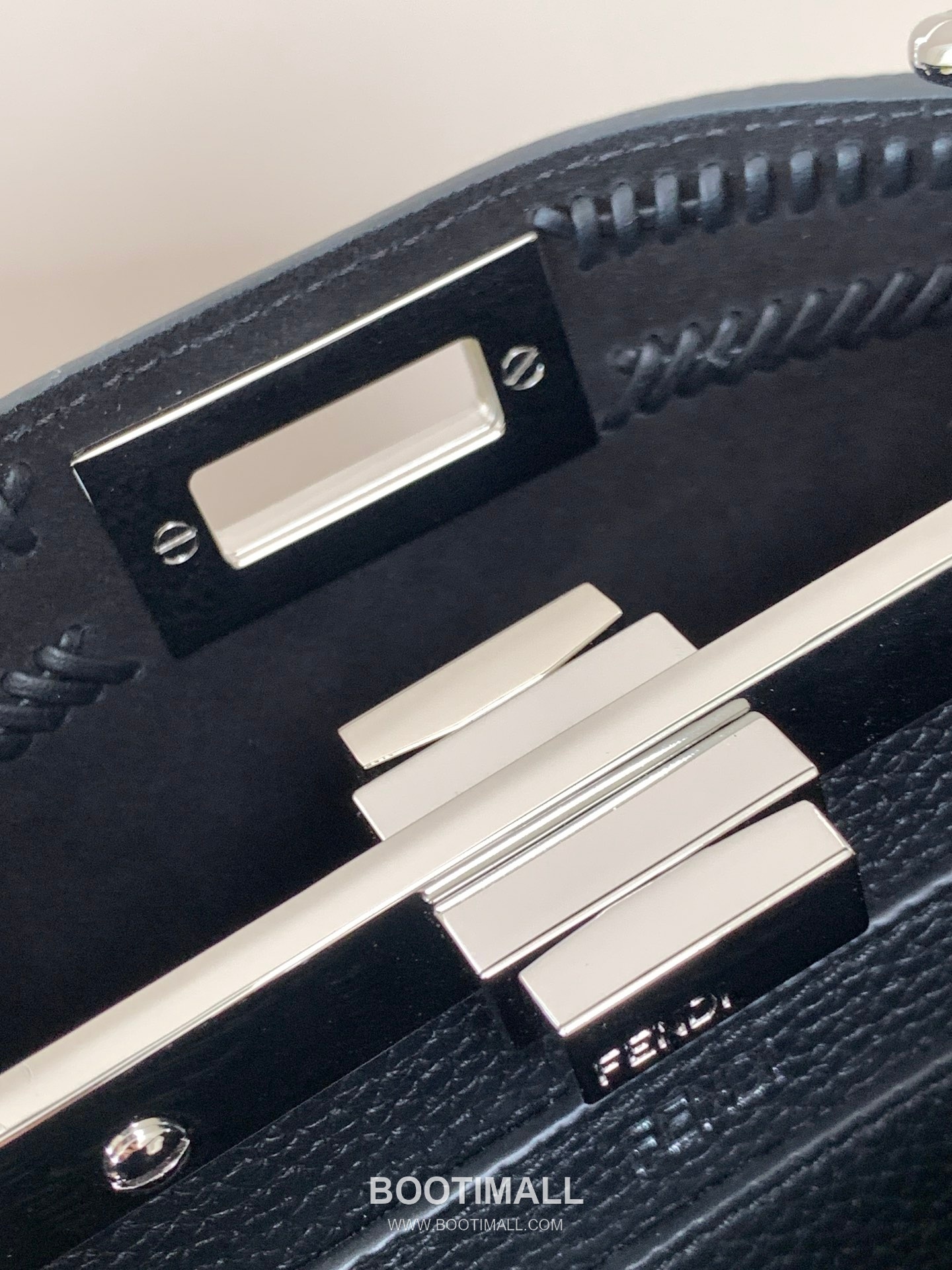 Fendi Peekaboo ISeeU Petite Calfskin Black Top Handle Bag 펜디 피카부 아이씨유 쁘띠 카프스킨 블랙 탑핸들백 27cm 5