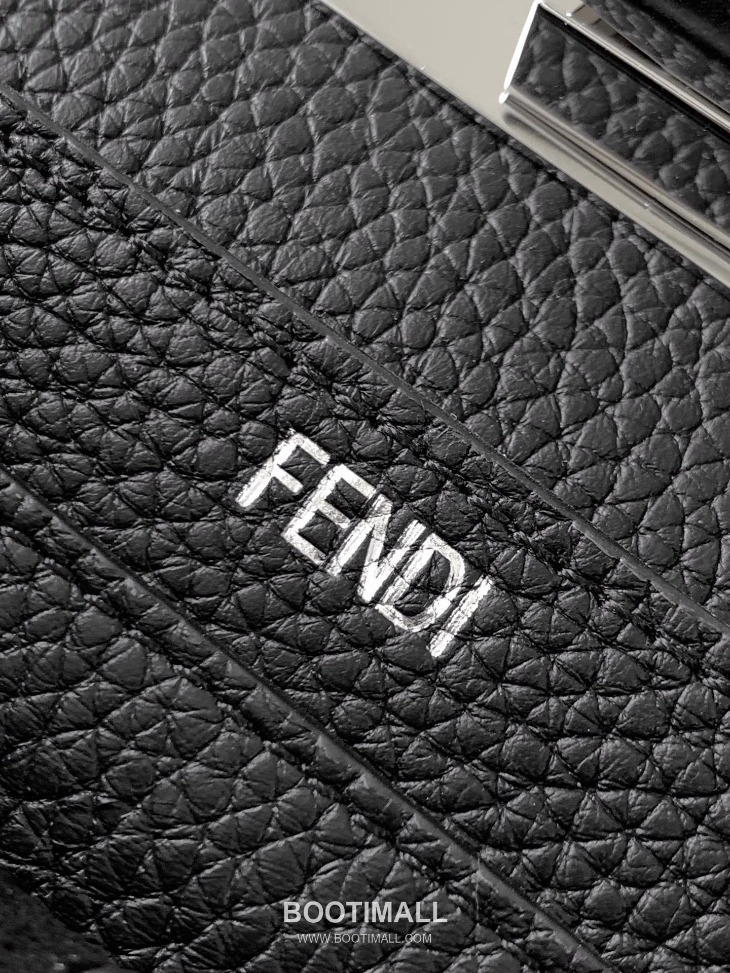 Fendi Peekaboo ISeeU Petite Calfskin Black Top Handle Bag 펜디 피카부 아이씨유 쁘띠 카프스킨 블랙 탑핸들백 27cm 6