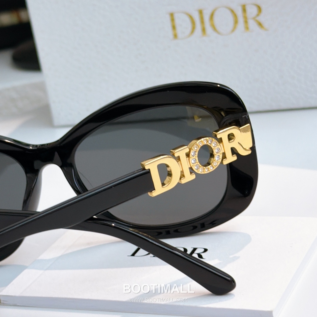 Dior Dio Star Ring Metal, Cubic Zirconia Silver 디올 디오 스타 링 메탈, 큐빅 지르코니아 실버 56호 (내경 17mm), 17-145 145cm 9
