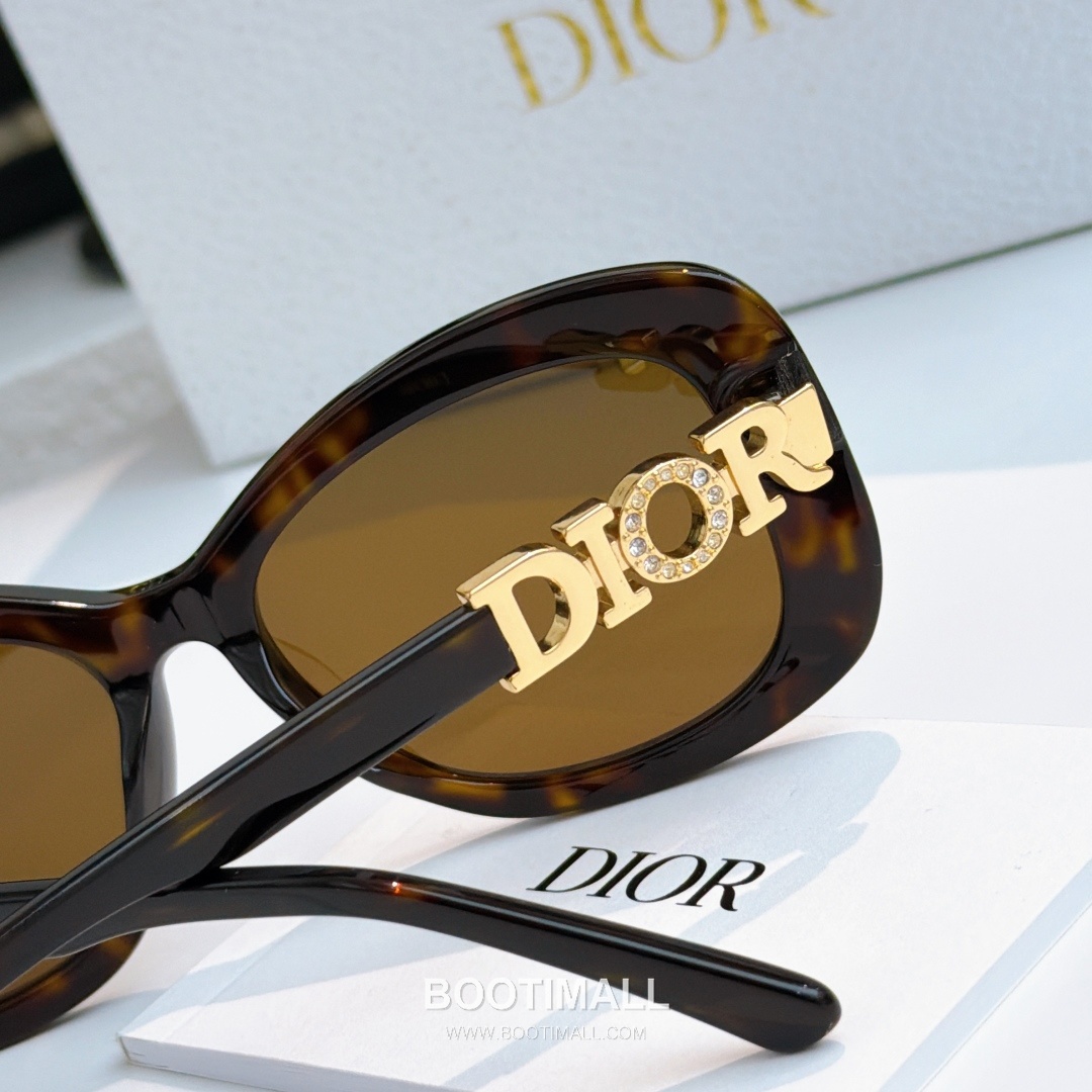 Dior Dio Star Ring Metal, Cubic Zirconia Silver 디올 디오 스타 링 메탈, 큐빅 지르코니아 실버 145cm 9