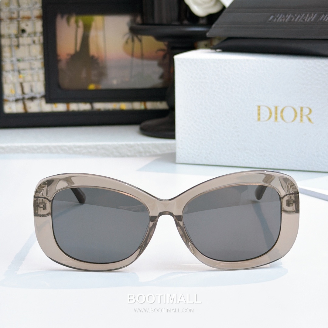 Dior Dio Star Ring Metal, Cubic Zirconia Silver 디올 디오 스타 링 메탈, 큐빅 지르코니아 실버 145cm 2