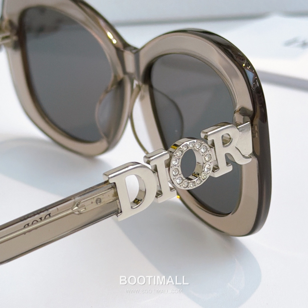 Dior Dio Star Ring Metal, Cubic Zirconia Silver 디올 디오 스타 링 메탈, 큐빅 지르코니아 실버 145cm 6