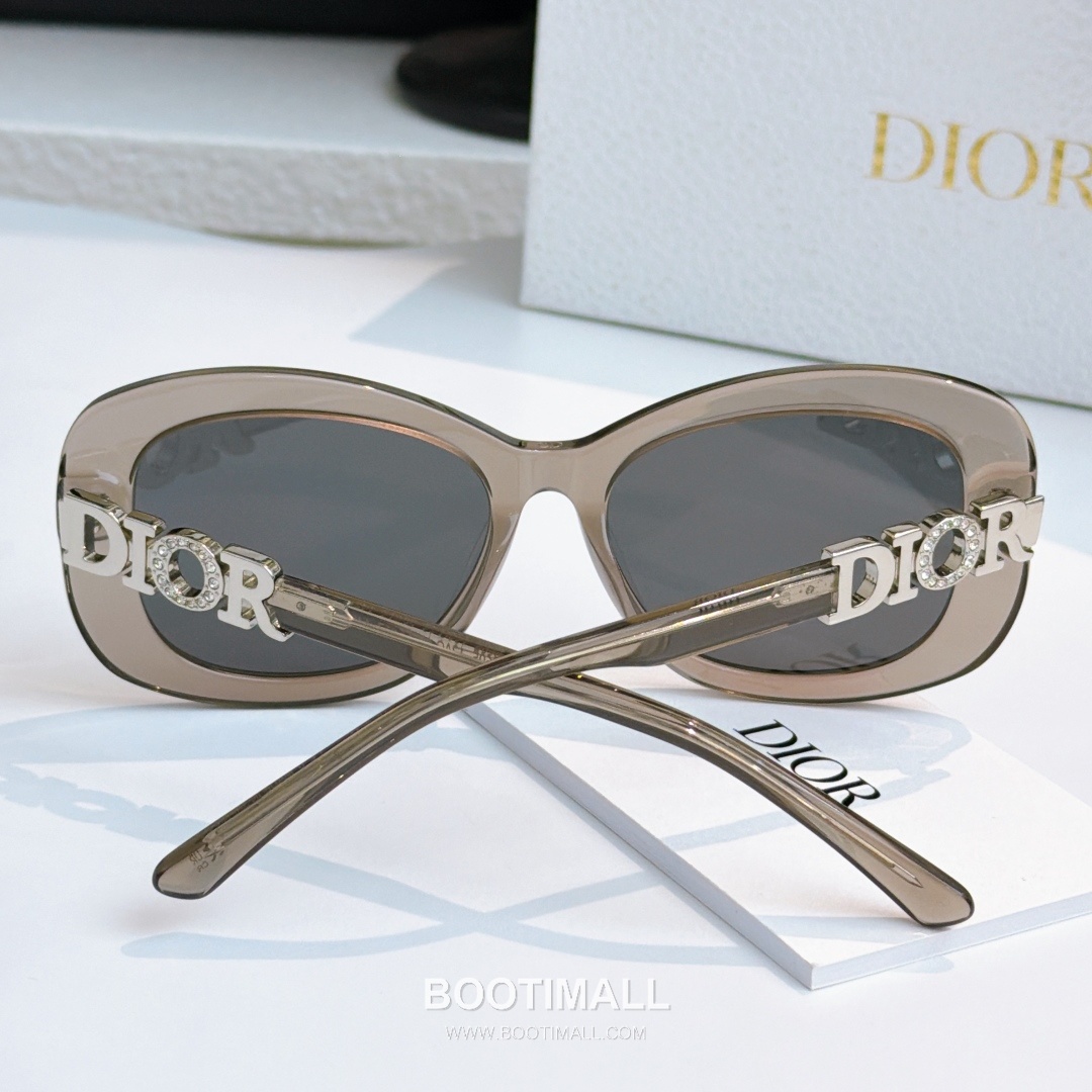 Dior Dio Star Ring Metal, Cubic Zirconia Silver 디올 디오 스타 링 메탈, 큐빅 지르코니아 실버 145cm 9