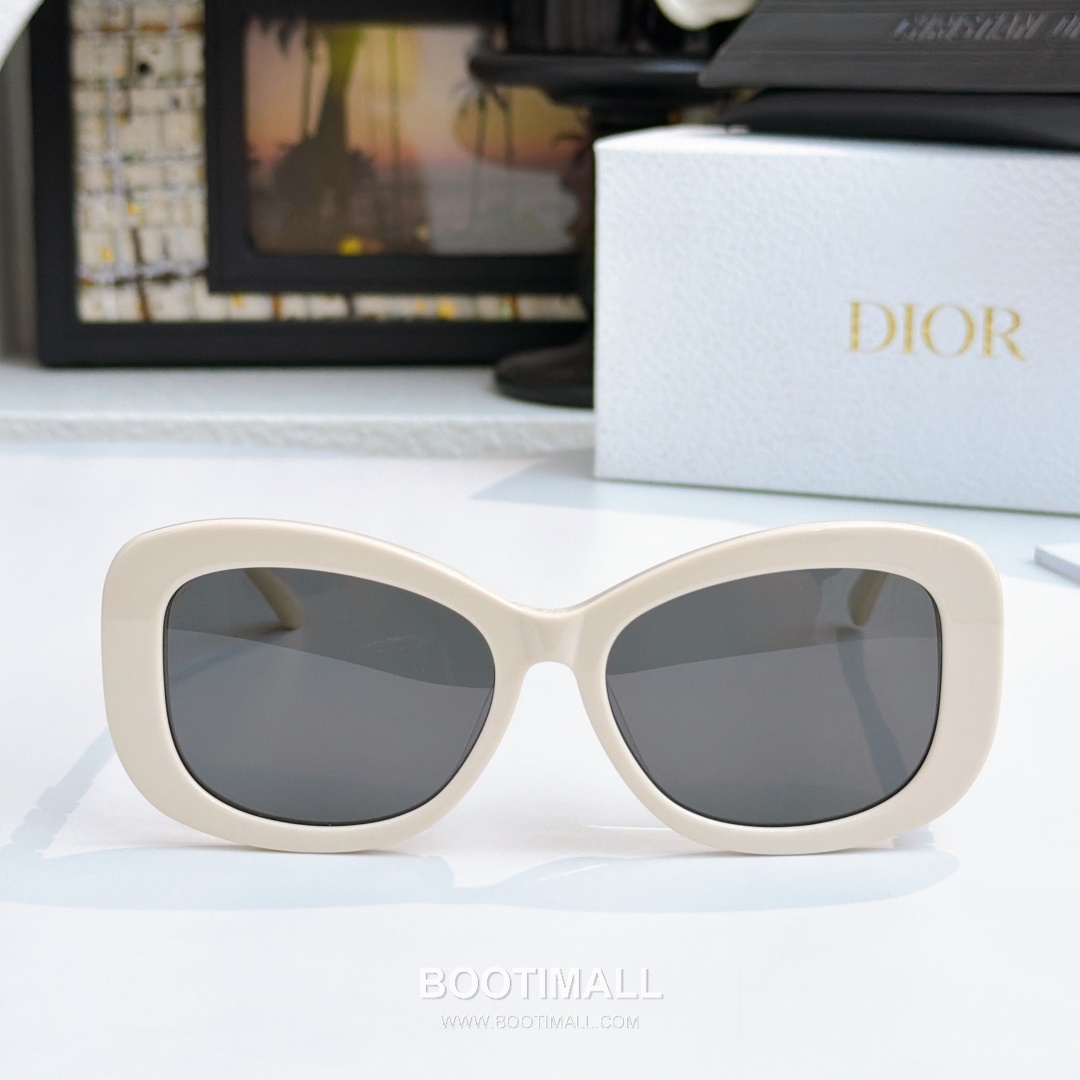 Dior Dio Star Ring Metal, Cubic Zirconia Silver 디올 디오 스타 링 메탈, 큐빅 지르코니아 실버 145cm 2