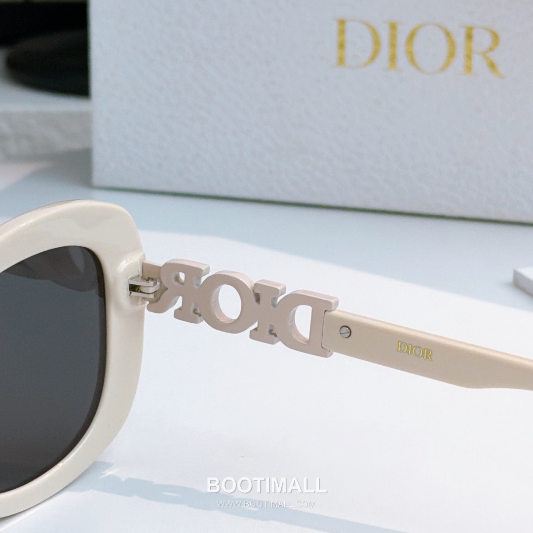 Dior Dio Star Ring Metal, Cubic Zirconia Silver 디올 디오 스타 링 메탈, 큐빅 지르코니아 실버 145cm 5