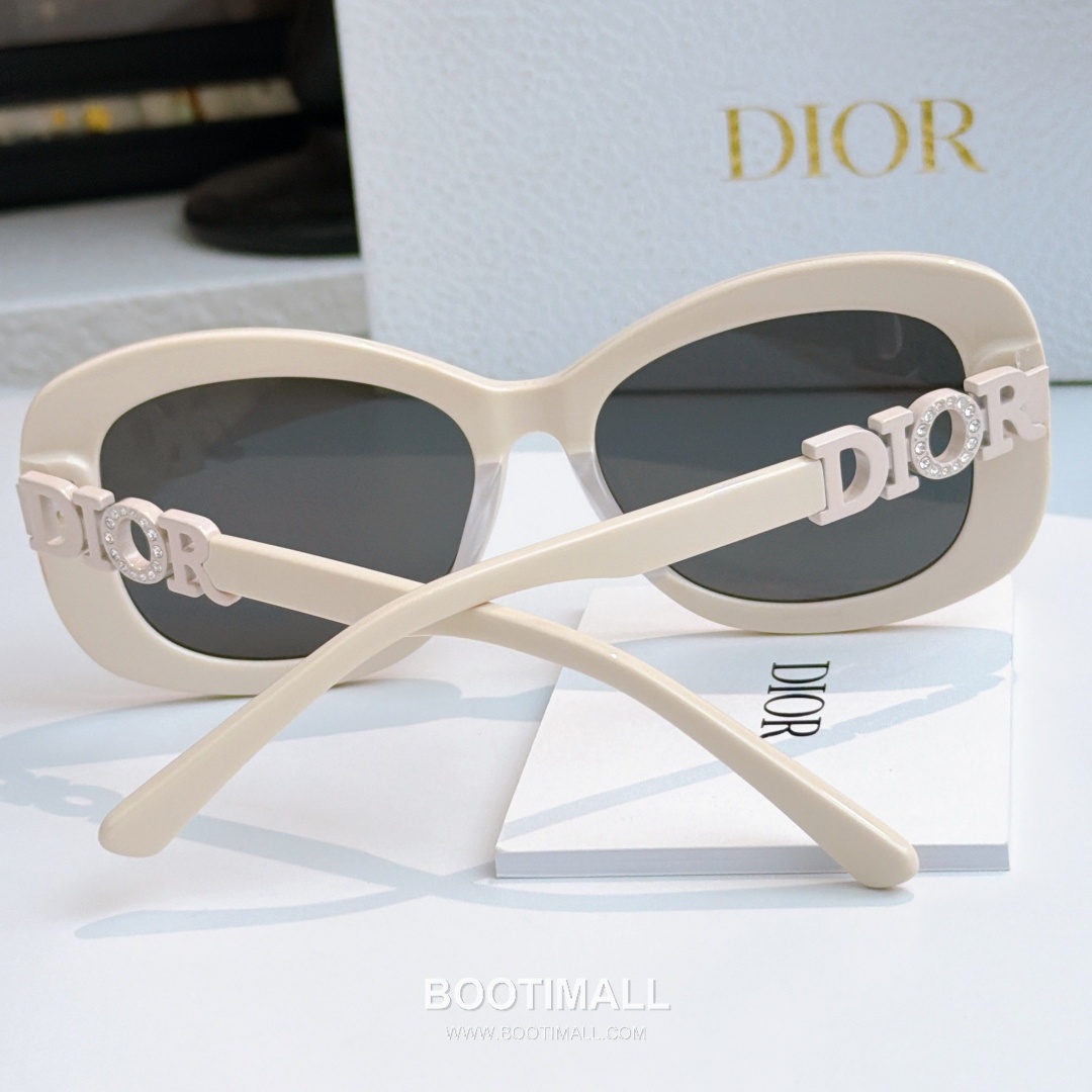 Dior Dio Star Ring Metal, Cubic Zirconia Silver 디올 디오 스타 링 메탈, 큐빅 지르코니아 실버 145cm 9