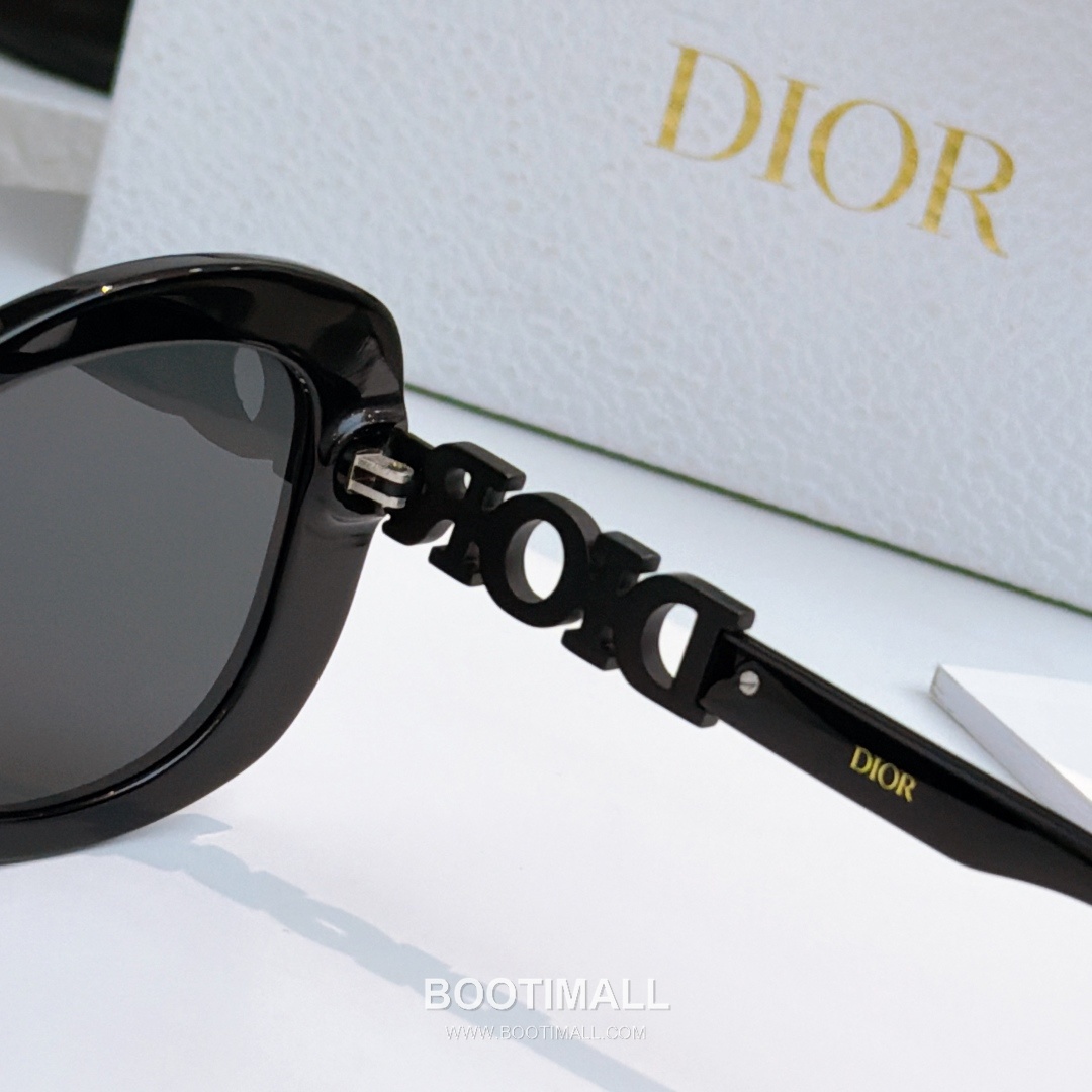 Dior Dio Star Ring Metal, Cubic Zirconia Silver 디올 디오 스타 링 메탈, 큐빅 지르코니아 실버 145cm 6