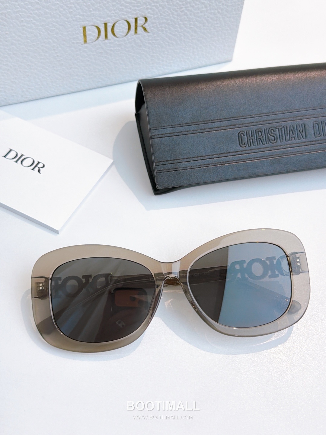 Dior Crystal Sunglasses Acetate, Crystal Black 디올 크리스탈 선글라스 아세테이트, 크리스탈 블랙 145cm 1