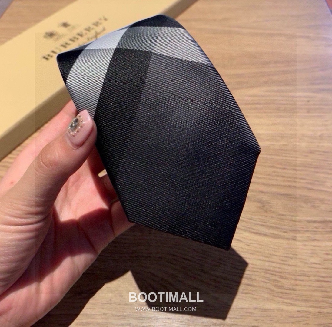 Burberry Vintage Check Tie Jacquard Silk Vintage Check 버버리 빈티지 체크 자카드 넥타이 자카드 실크 빈티지 체크 2