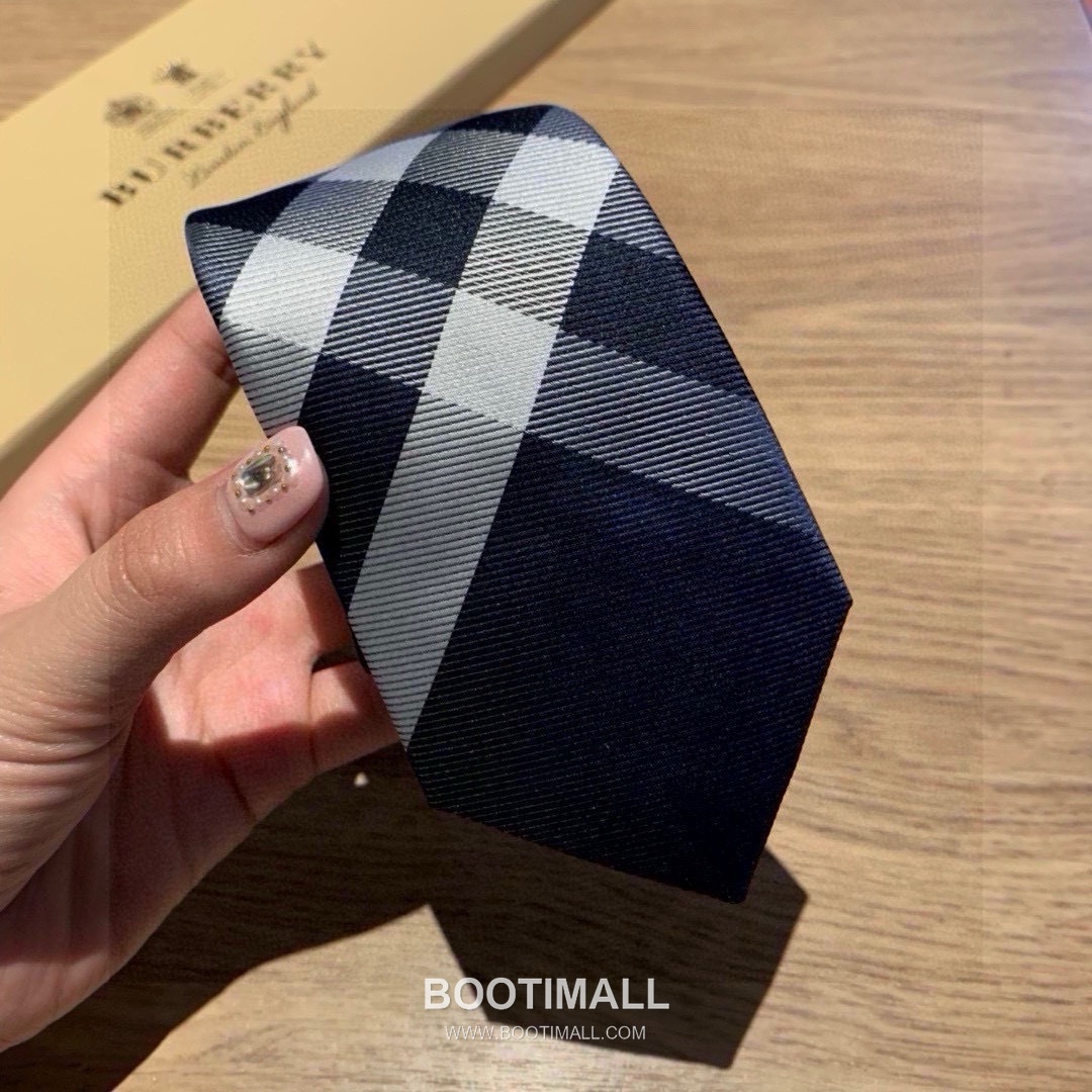 Burberry Vintage Check Tie Jacquard Silk Vintage Check 버버리 빈티지 체크 자카드 넥타이 자카드 실크 빈티지 체크 2