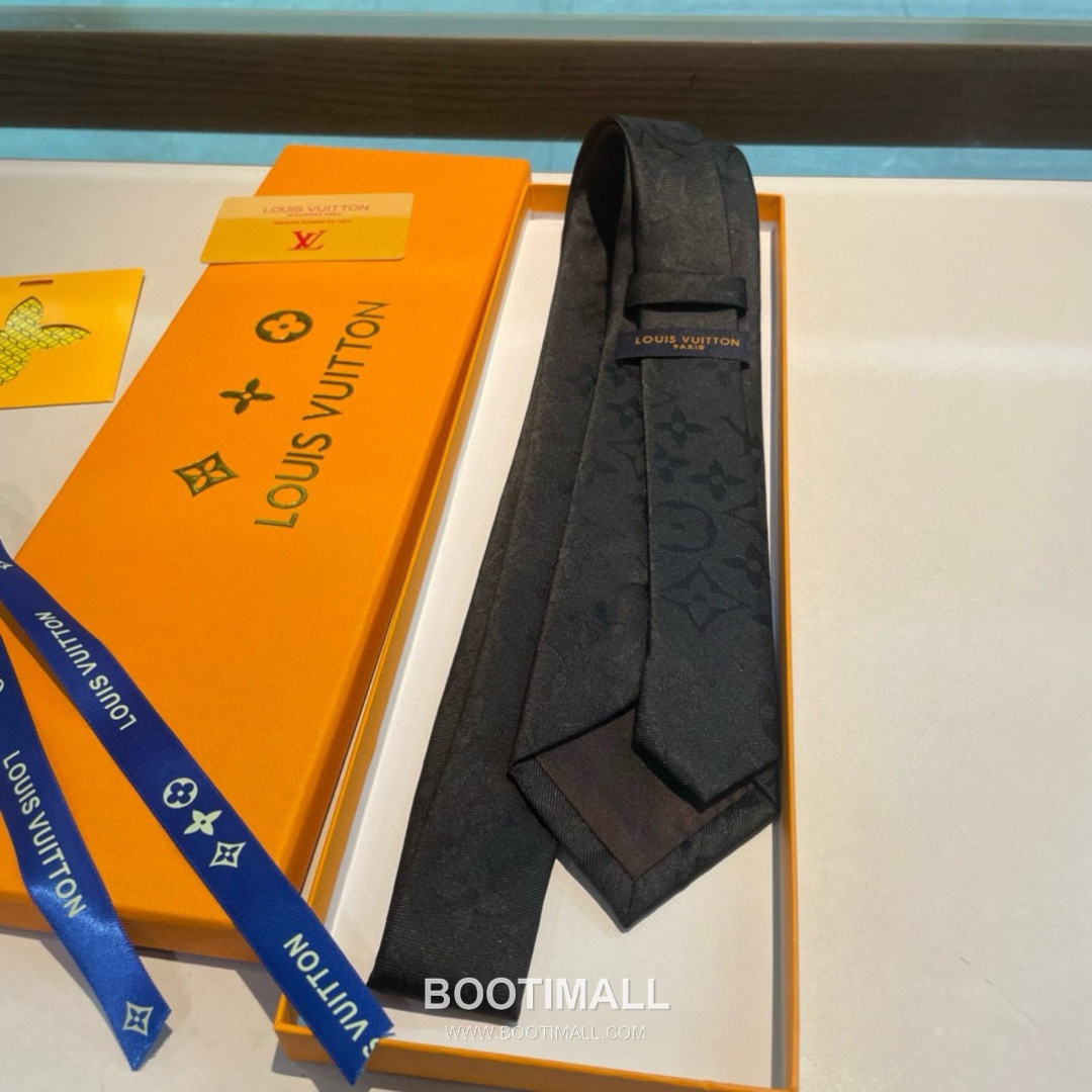 Louis Vuitton Diamonds V Tie Silk Jacquard Black 루이비통 다이아몬즈 V 넥타이 실크 자카드 블랙 3