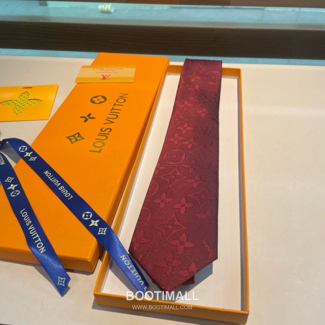 Louis Vuitton Diamonds V Tie Silk Jacquard Black 루이비통 다이아몬즈 V 넥타이 실크 자카드 블랙 2