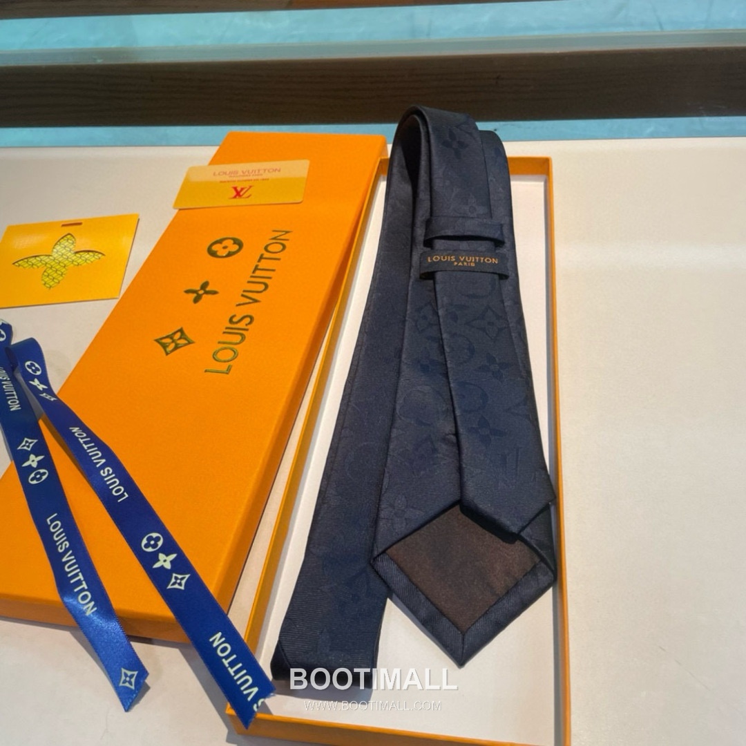 Louis Vuitton Diamonds V Tie Silk Jacquard Black 루이비통 다이아몬즈 V 넥타이 실크 자카드 블랙 3