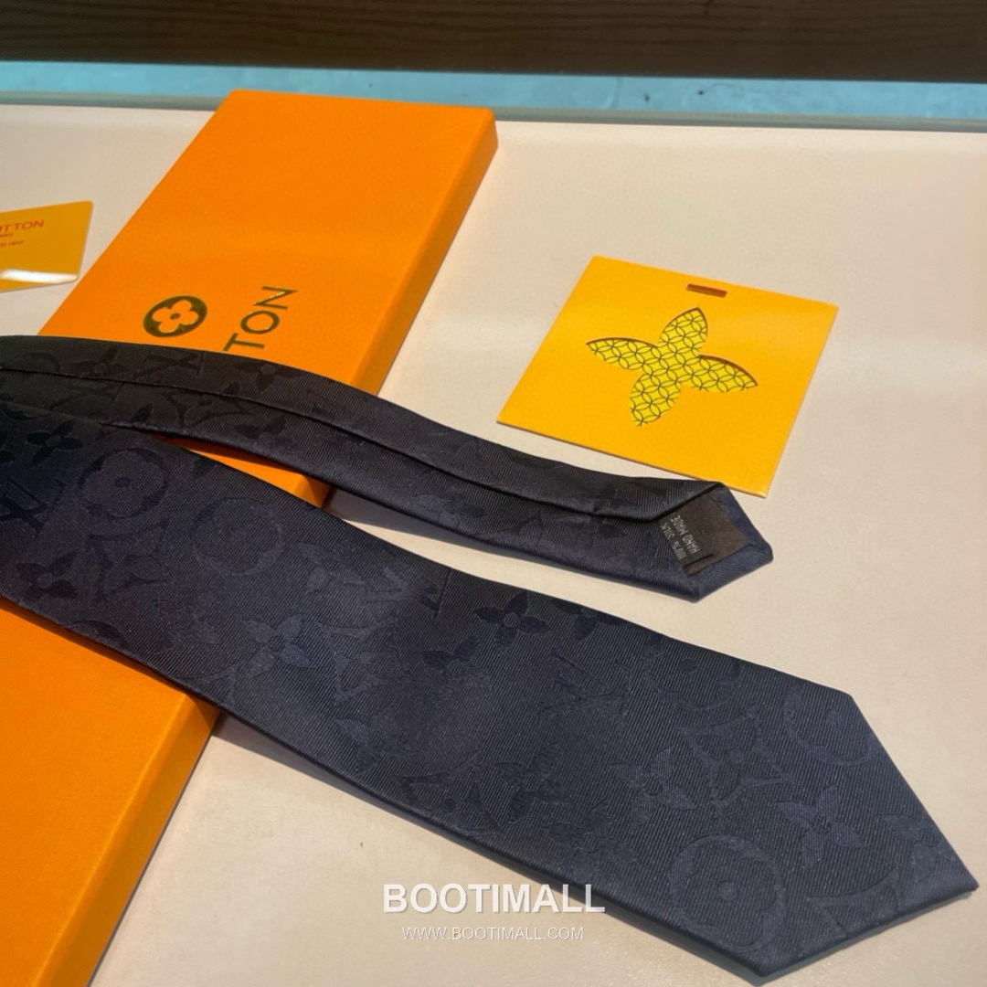 Louis Vuitton Diamonds V Tie Silk Jacquard Black 루이비통 다이아몬즈 V 넥타이 실크 자카드 블랙 4