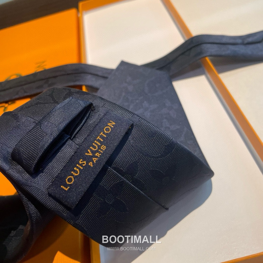 Louis Vuitton Diamonds V Tie Silk Jacquard Black 루이비통 다이아몬즈 V 넥타이 실크 자카드 블랙 5