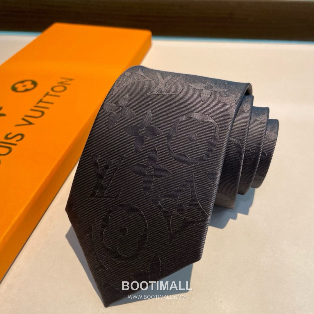 Louis Vuitton Diamonds V Tie Silk Jacquard Black 루이비통 다이아몬즈 V 넥타이 실크 자카드 블랙 8