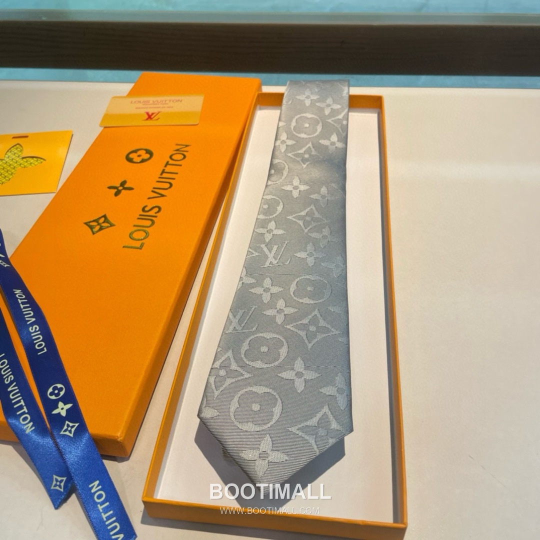 Louis Vuitton Diamonds V Tie Silk Jacquard Black 루이비통 다이아몬즈 V 넥타이 실크 자카드 블랙 2