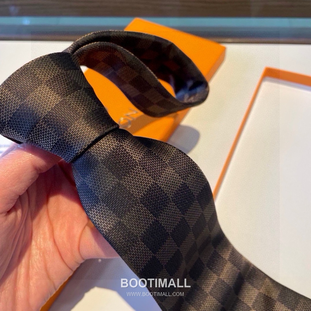 Louis Vuitton Damier Jacquard Tie Silk Black 루이비통 다미에 자카드 넥타이 실크 블랙 8