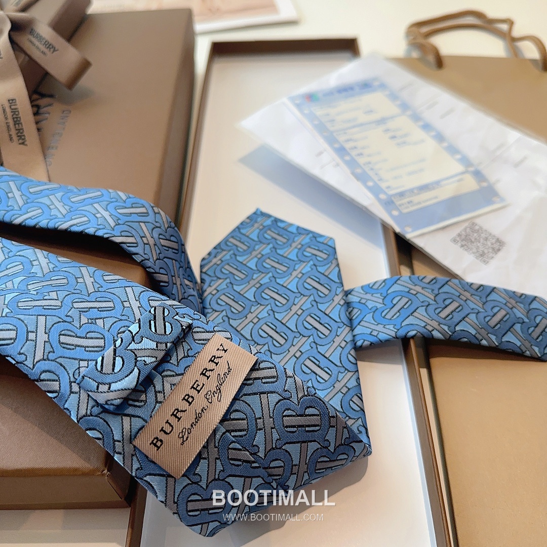 Burberry TB Logo Tie Silk Jacquard Tonal 버버리 TB 로고 넥타이 실크 자카드 톤온톤 3