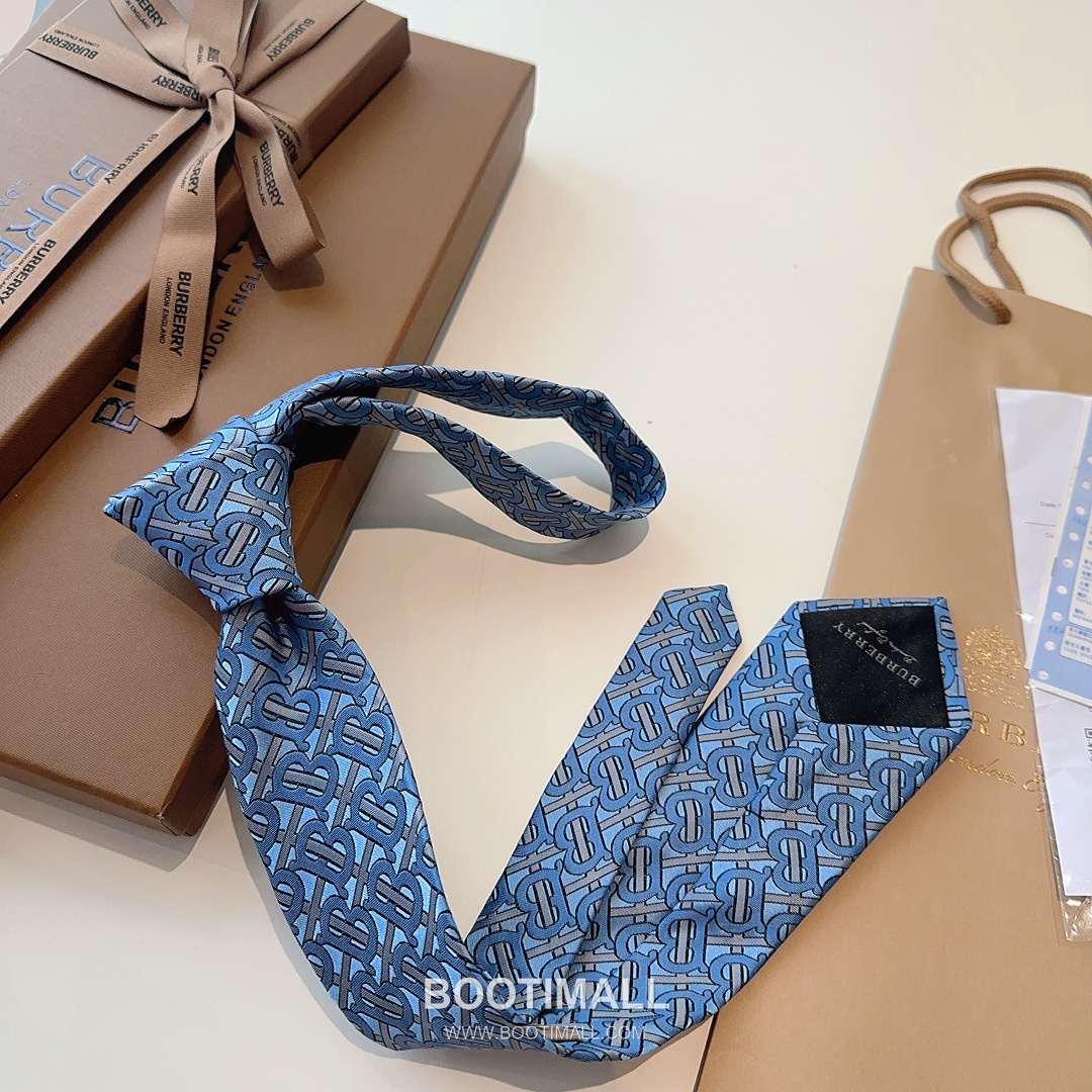 Burberry TB Logo Tie Silk Jacquard Tonal 버버리 TB 로고 넥타이 실크 자카드 톤온톤 5