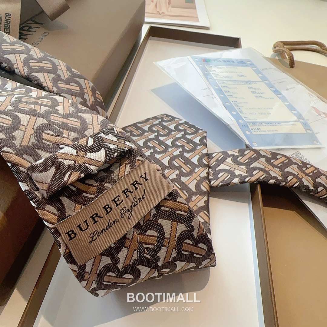 Burberry TB Logo Tie Silk Jacquard Tonal 버버리 TB 로고 넥타이 실크 자카드 톤온톤 2