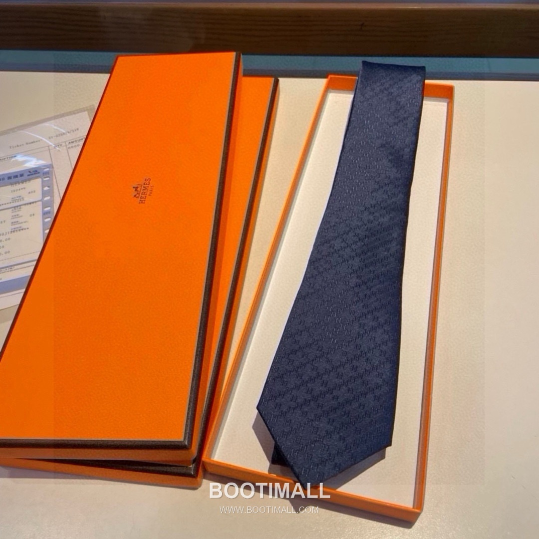 Hermes H Grid Tie Silk Twill Black 에르메스 H 격자 넥타이 실크 트윌 블랙 3