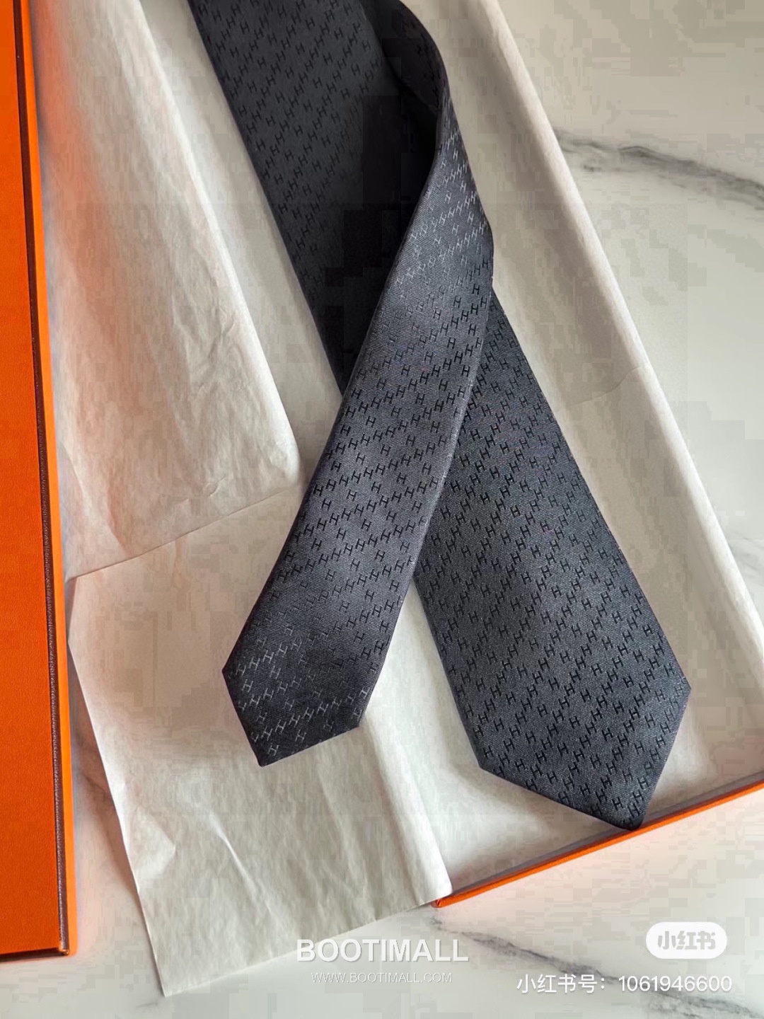 Hermes H Grid Tie Silk Twill Black 에르메스 H 격자 넥타이 실크 트윌 블랙 1