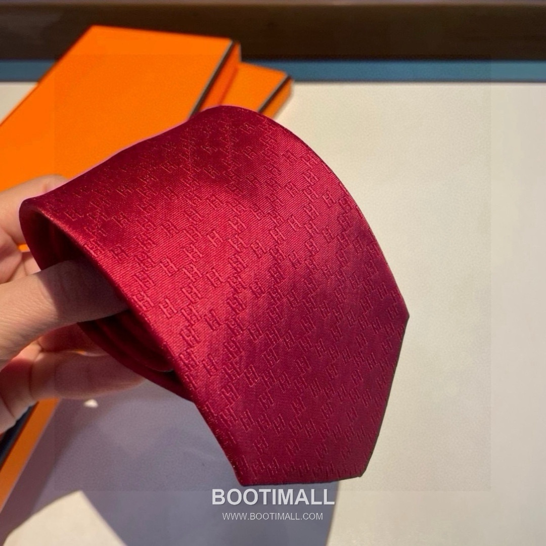 Hermes H Grid Tie Silk Twill Black 에르메스 H 격자 넥타이 실크 트윌 블랙 3