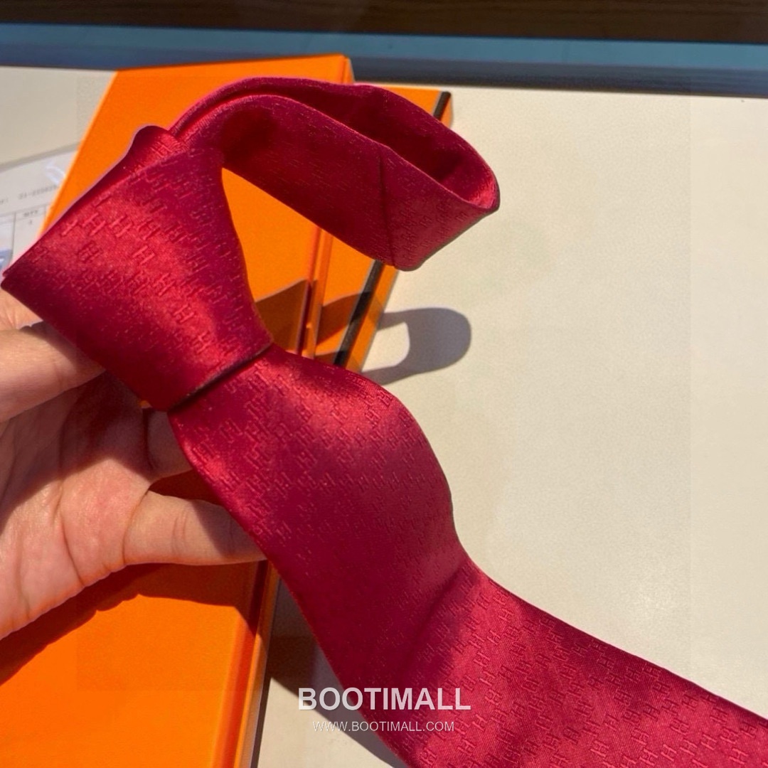 Hermes H Grid Tie Silk Twill Black 에르메스 H 격자 넥타이 실크 트윌 블랙 8