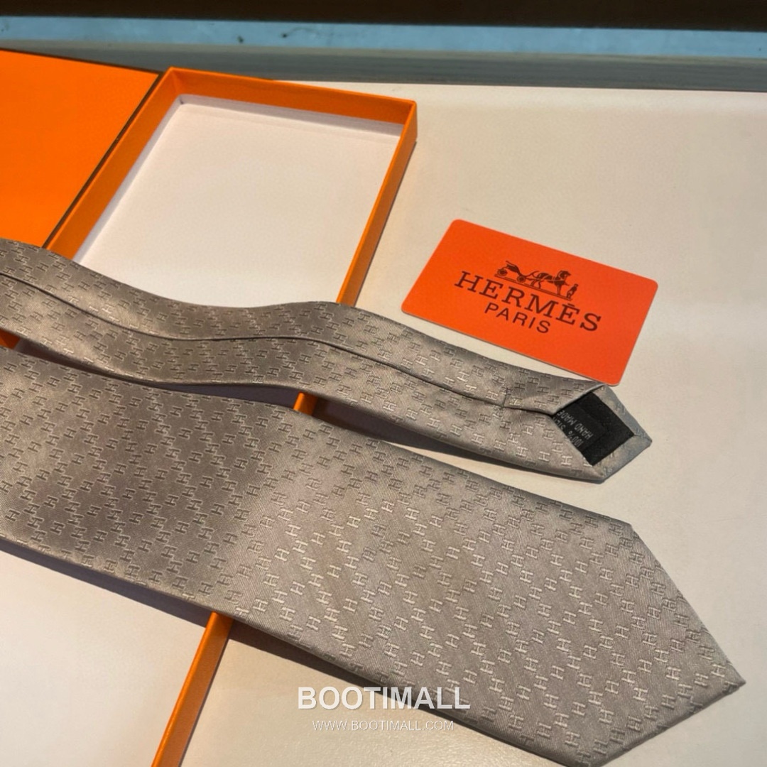 Hermes H Grid Tie Silk Twill Black 에르메스 H 격자 넥타이 실크 트윌 블랙 4