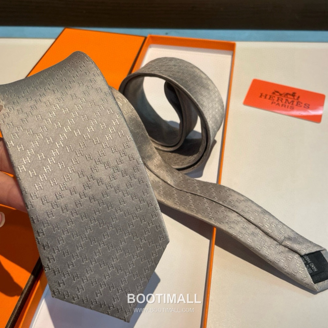 Hermes H Grid Tie Silk Twill Black 에르메스 H 격자 넥타이 실크 트윌 블랙 5