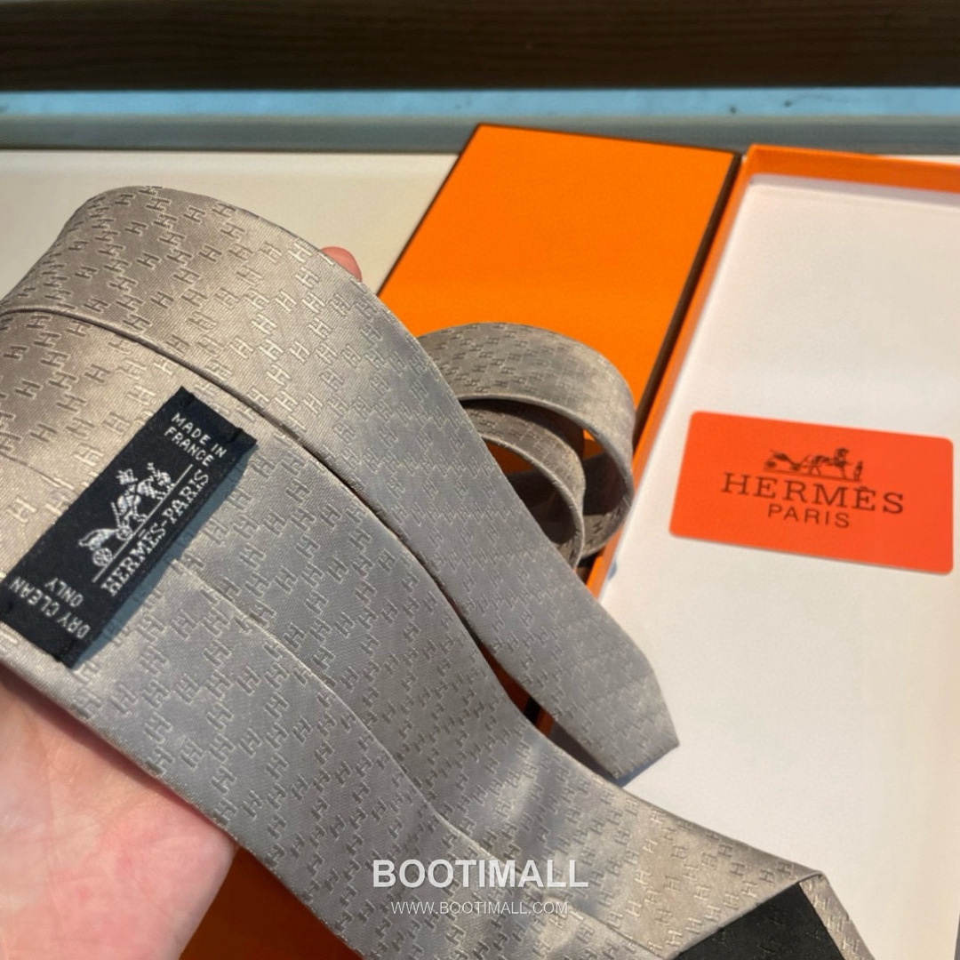 Hermes H Grid Tie Silk Twill Black 에르메스 H 격자 넥타이 실크 트윌 블랙 6