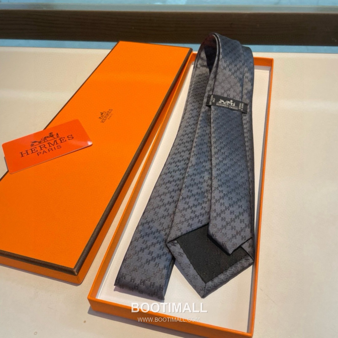 Hermes H Grid Tie Silk Twill Black 에르메스 H 격자 넥타이 실크 트윌 블랙 3
