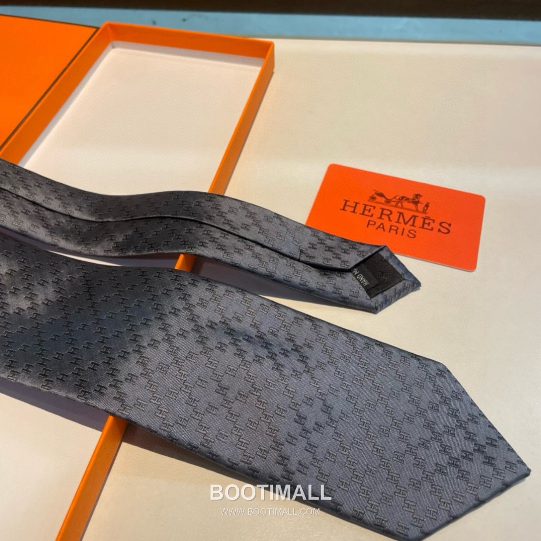 Hermes H Grid Tie Silk Twill Black 에르메스 H 격자 넥타이 실크 트윌 블랙 4