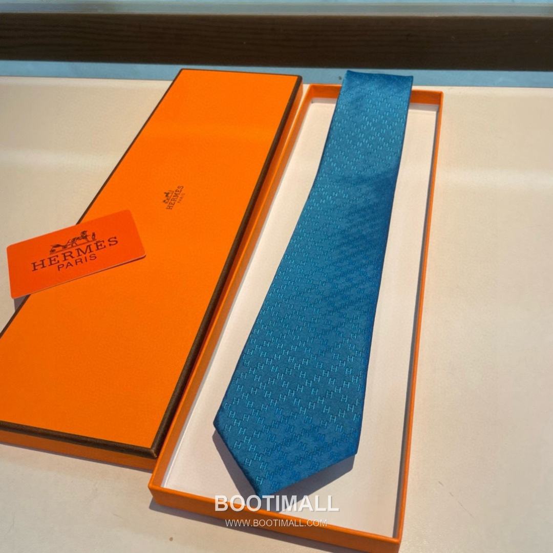 Hermes H Grid Tie Silk Twill Black 에르메스 H 격자 넥타이 실크 트윌 블랙 2