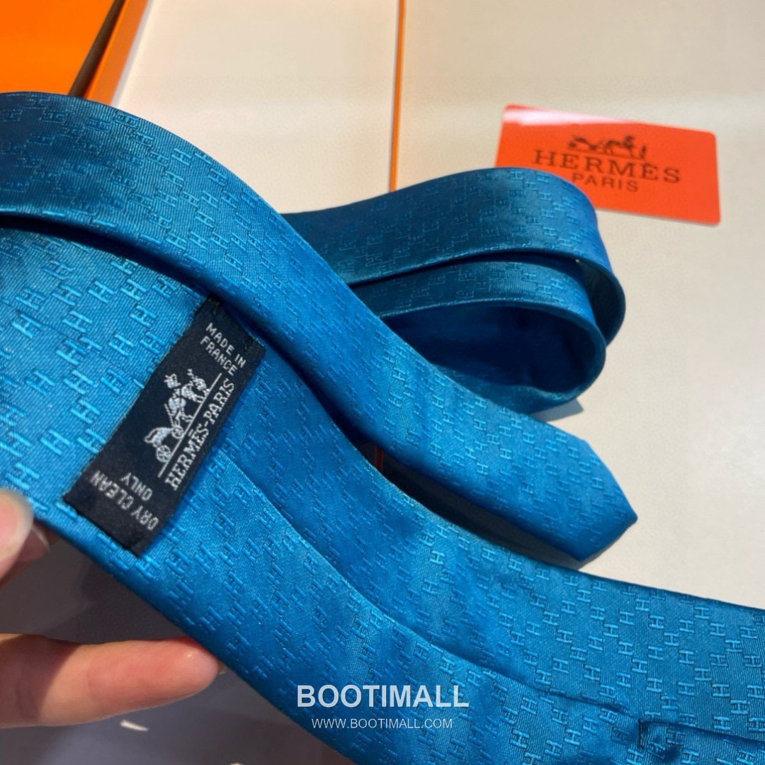 Hermes H Grid Tie Silk Twill Black 에르메스 H 격자 넥타이 실크 트윌 블랙 5