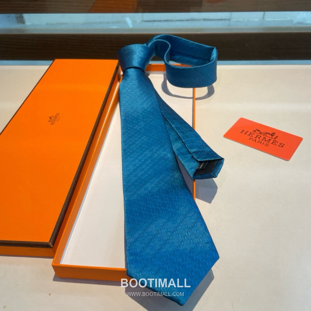 Hermes H Grid Tie Silk Twill Black 에르메스 H 격자 넥타이 실크 트윌 블랙 7