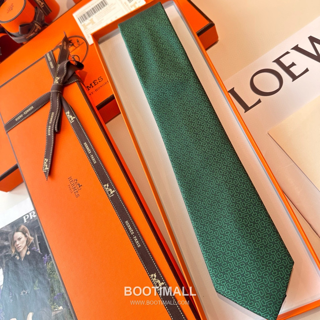 Hermes Men's Tie Silk Twill Black 에르메스 남성 넥타이 실크 트윌 블랙 2